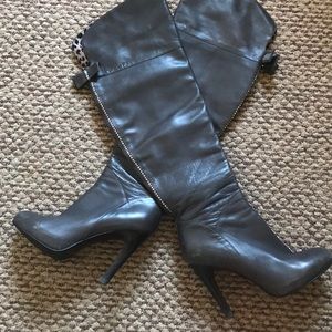 Knee high Grey boots with crystals